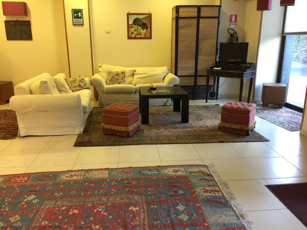 Hotel Milomax Luaran gambar