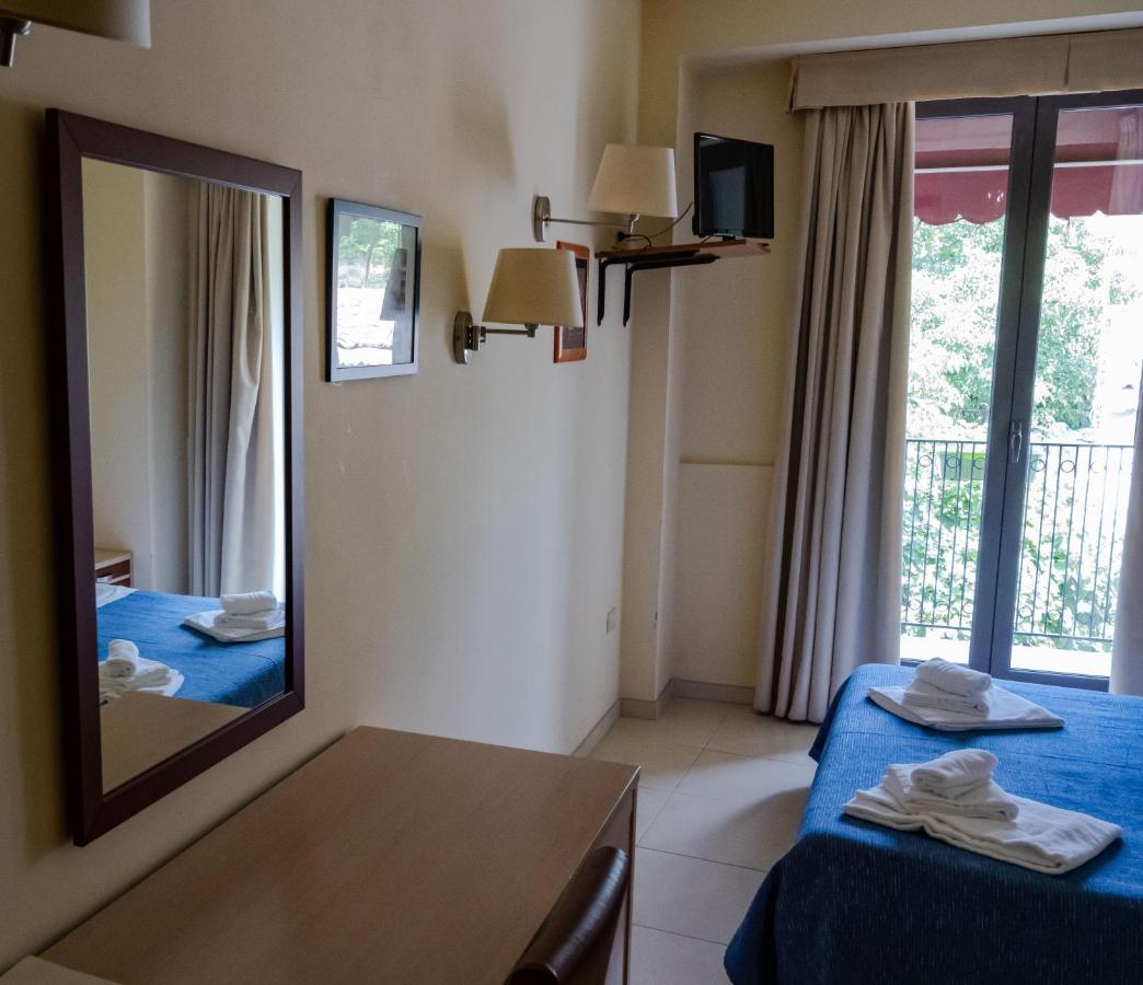 Hotel Milomax Luaran gambar
