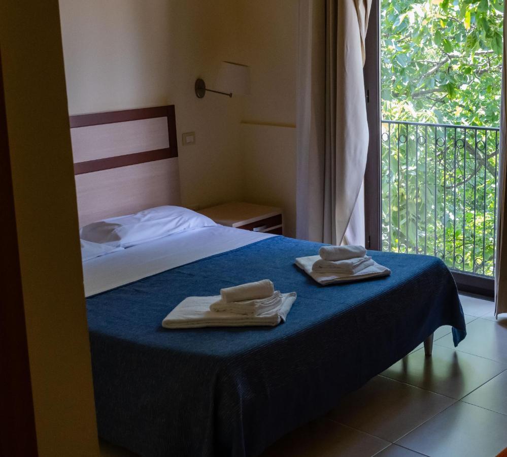 Hotel Milomax Luaran gambar