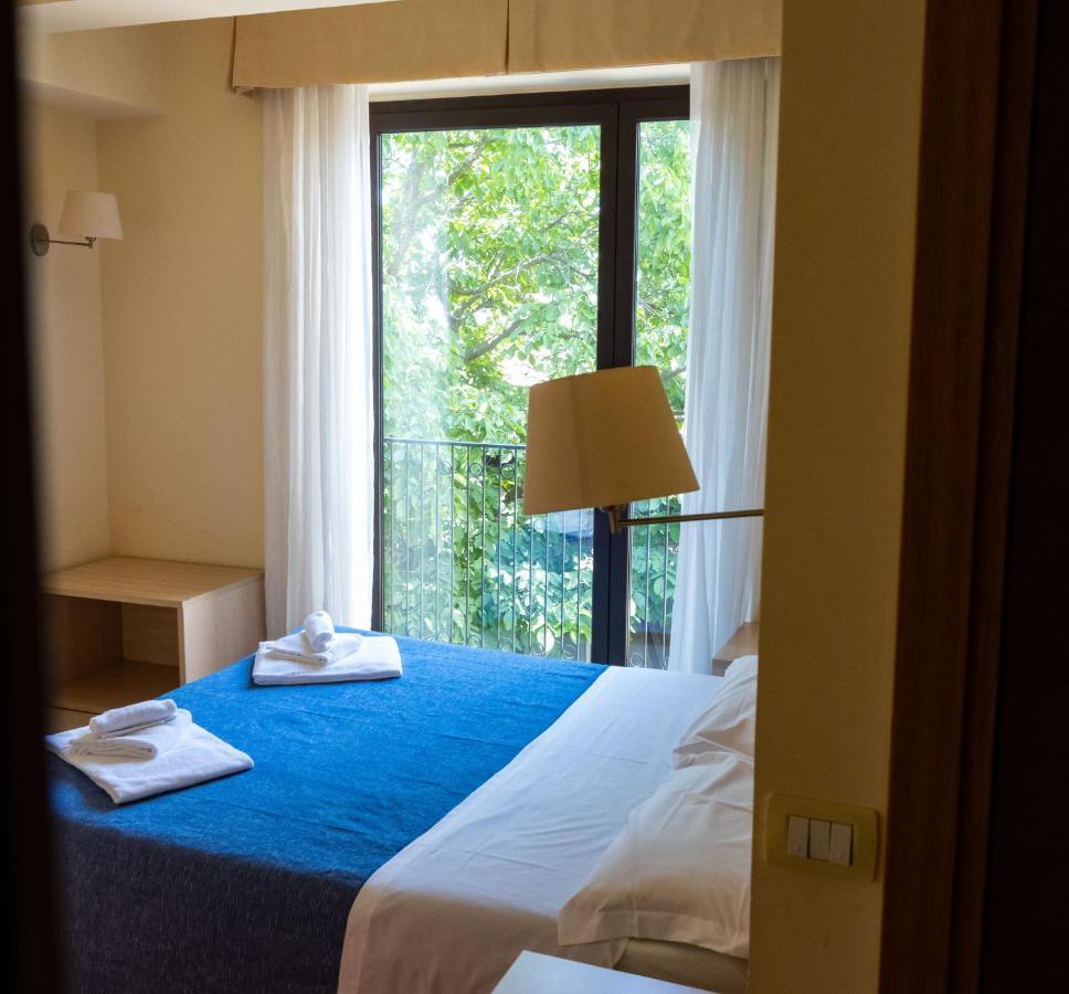 Hotel Milomax Luaran gambar