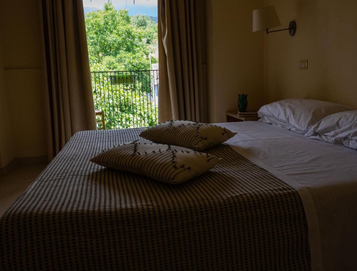 Hotel Milomax Luaran gambar
